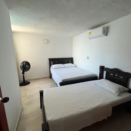 3tc6 Apartamento De 3 Alcobas Cerca Al Mar Con Vista Aire Acondicionado Y Wifi Apartamento