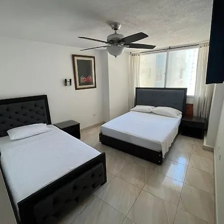 3tc6 Apartamento De 3 Alcobas Cerca Al Mar Con Vista Aire Acondicionado Y Wifi Apartamento