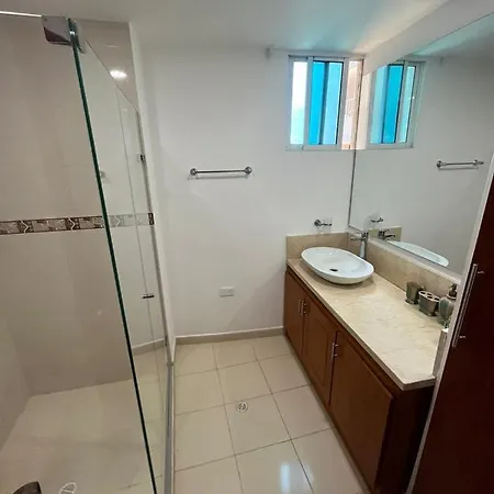 Apartamento 3tc6 Apartamento De 3 Alcobas Cerca Al Mar Con Vista Aire Acondicionado Y Wifi Cartagena